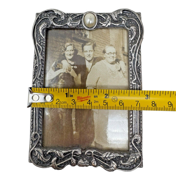 Lot of 2 Vintage Ornate Frames w/ Photo 1930s Metal Pearl Accent & Gold Frame - Picture 8 of 10